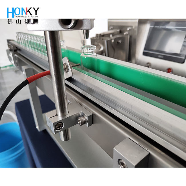 Desktop line tipe Vial Mesin Pengisian Mesin Pengisian kecil Dengan Conveyor Bottle Feeding Dan Samll Bach Untuk perawatan kulit Pengisian Minyak