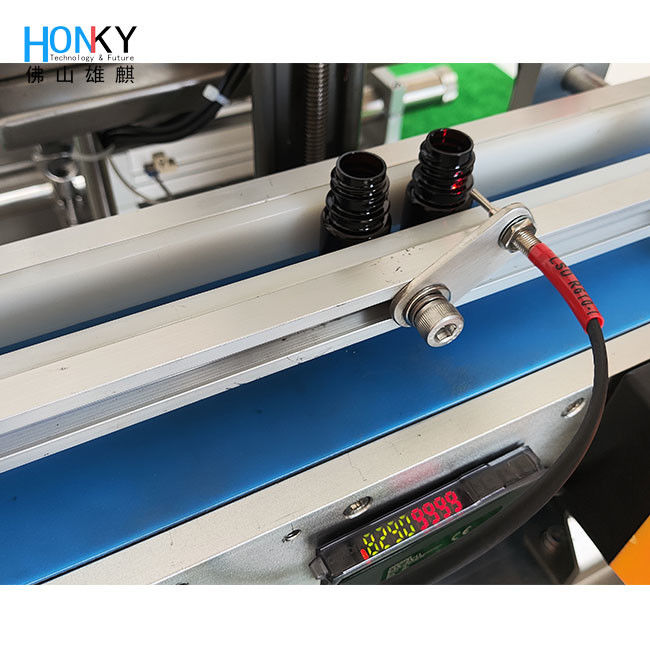 Desktop Conveyor Type Cream Paste Bottle Filling Machine dengan Q-R Pistom Pump untuk mengisi botol batch kecil